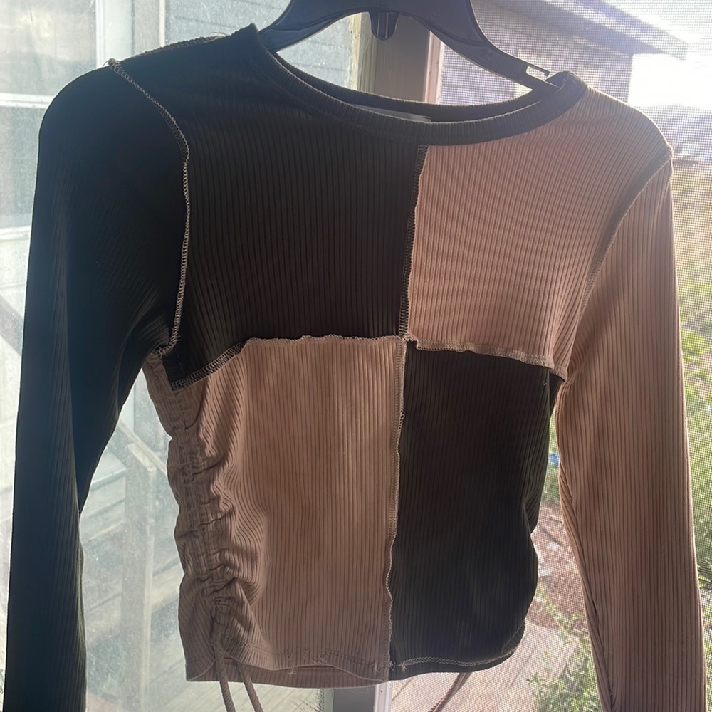 Army green/ beige top super cute in good condition
